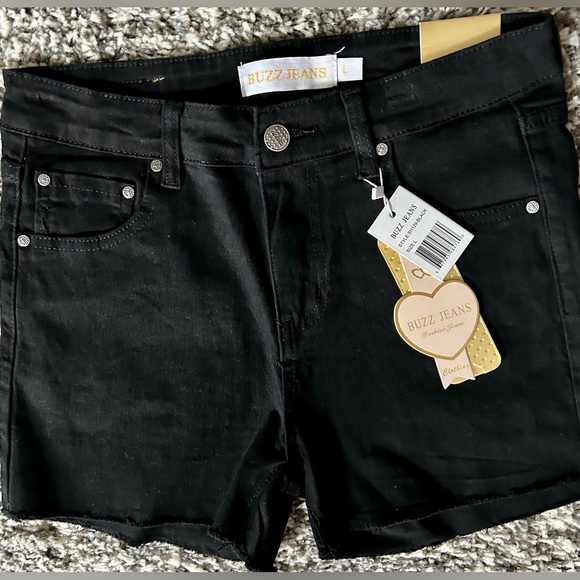 Black shorts Juniors 9,(29”Waist)NWT,Denim Stretch,L, - Picture 1 of 3